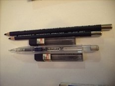 artist's drawing pencils